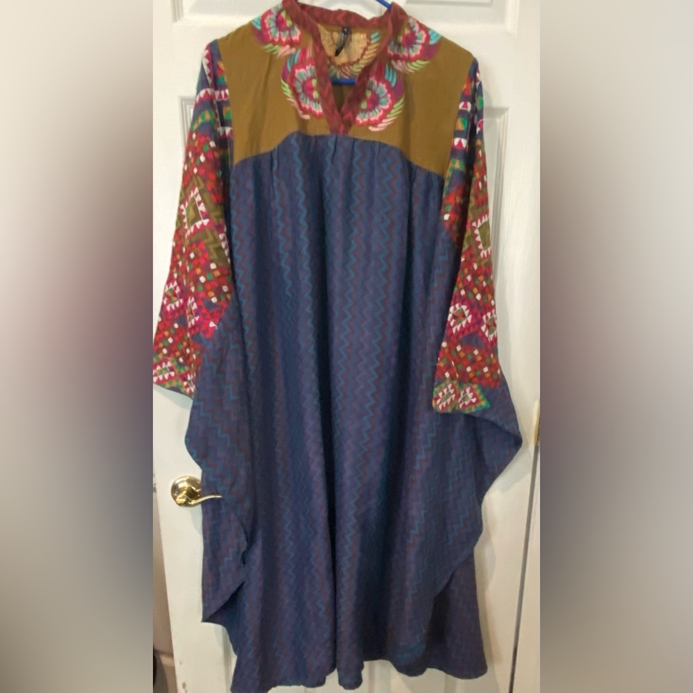 Gorgeous Embroidered Maxi Dress
NWOT     Purchased at Boutique in Carmel,Ca - Picture 7 of 7